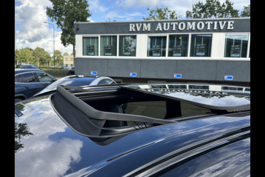 Volvo XC60 2.0 T6 Plug-in hybrid AWD Plus Black Edition VAN: 59.900,- ND: 56.877,- UW HERSTVOORDEEL: 2.023,- | TREKHAAK | DEALER ONDERHOUDEN | HEAD UP | 360CAMERA | FABR. GARANTIE! |