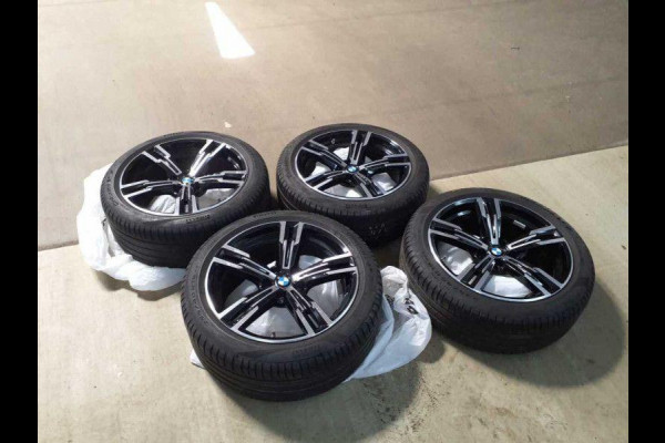 BMW 3 Serie Touring 318i Touring Auto BTW|M-sport|Pano|Dealer onderh|Trekhaak
