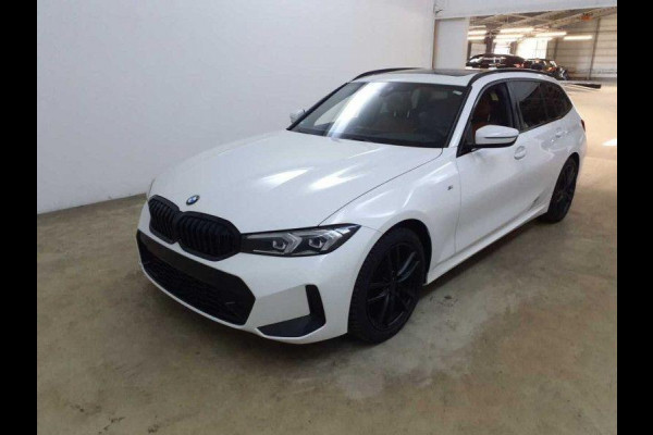 BMW 3 Serie Touring 318i Touring Auto BTW|M-sport|Pano|Dealer onderh|Trekhaak