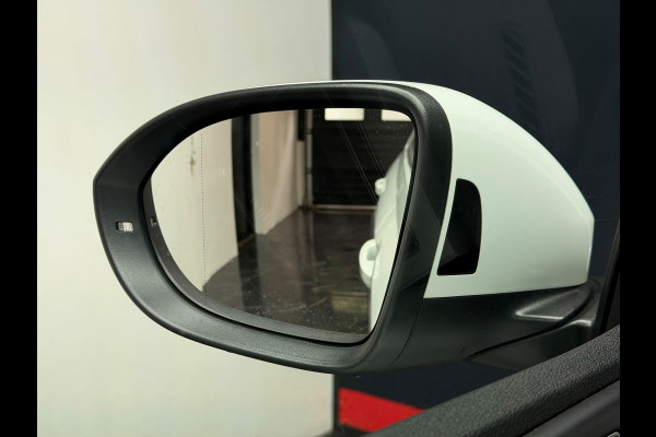 Volkswagen Taigo 1.5 TSI R-Line BTW! Pano KeylessGo IQ Camera