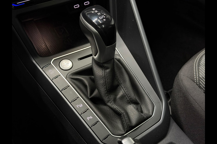 Volkswagen Taigo 1.5 TSI R-Line BTW! Pano KeylessGo IQ Camera