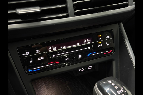 Volkswagen Taigo 1.5 TSI R-Line BTW! Pano KeylessGo IQ Camera