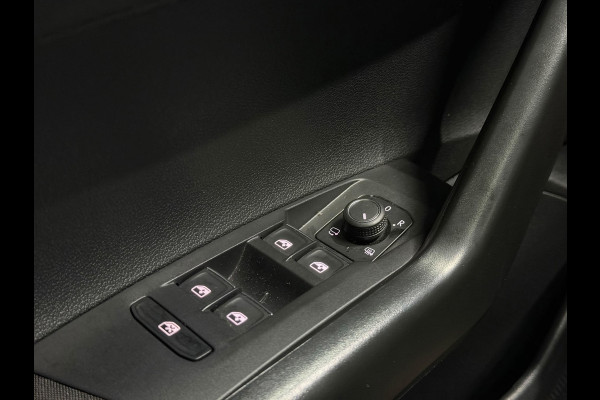 Volkswagen Taigo 1.5 TSI R-Line BTW! Pano KeylessGo IQ Camera