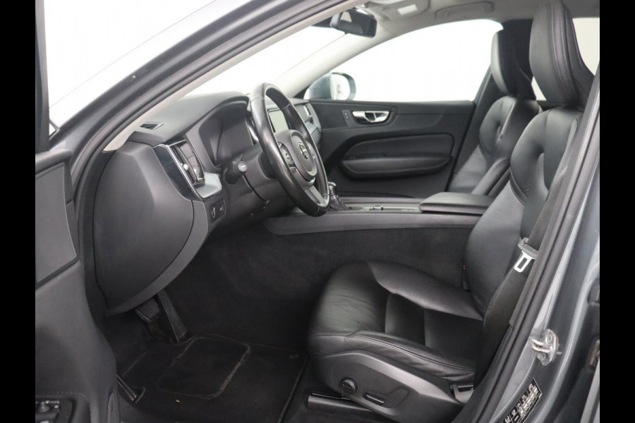 Volvo XC60 2.0 T5 Momentum | Trekhaak | Navigatie | Stoelverwarming | LED |