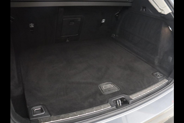 Volvo XC60 2.0 T5 Momentum | Trekhaak | Navigatie | Stoelverwarming | LED |