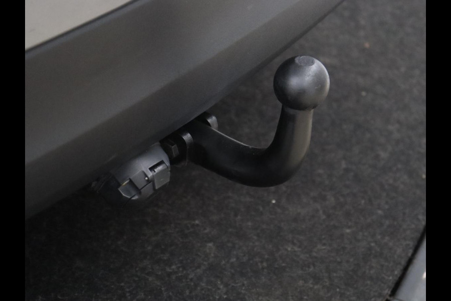 Volvo XC60 2.0 T5 Momentum | Trekhaak | Navigatie | Stoelverwarming | LED |