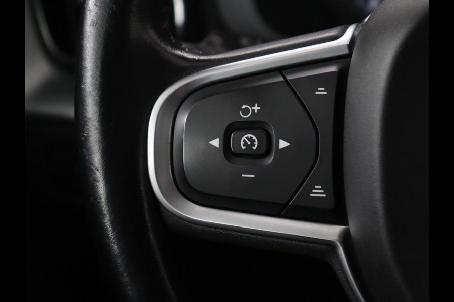 Volvo XC60 2.0 T5 Momentum | Trekhaak | Navigatie | Stoelverwarming | LED |