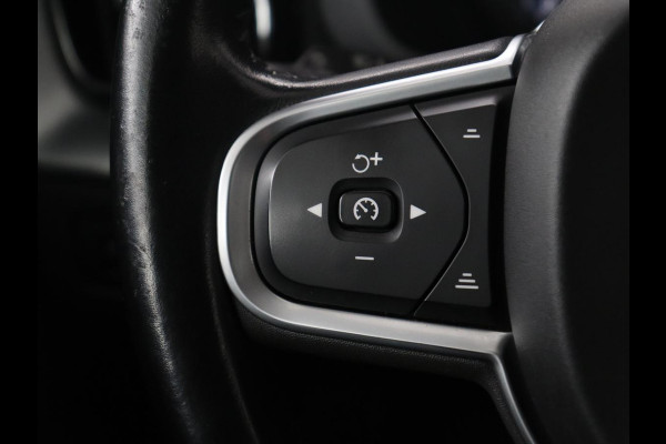 Volvo XC60 2.0 T5 Momentum | Trekhaak | Navigatie | Stoelverwarming | LED |