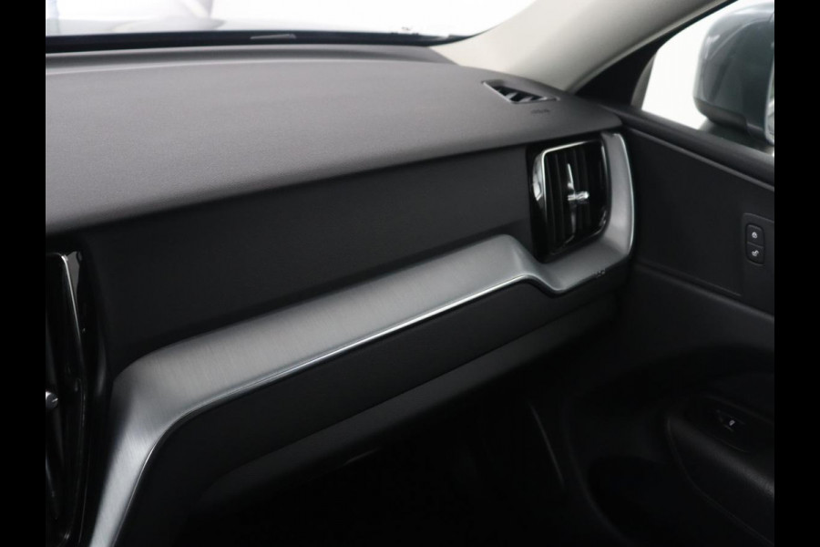 Volvo XC60 2.0 T5 Momentum | Trekhaak | Navigatie | Stoelverwarming | LED |