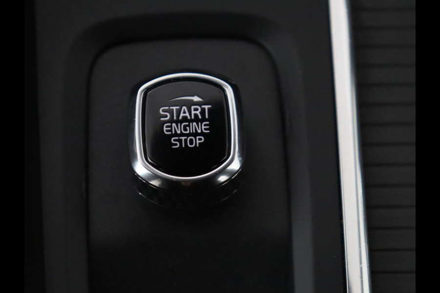 Volvo XC60 2.0 T5 Momentum | Trekhaak | Navigatie | Stoelverwarming | LED |