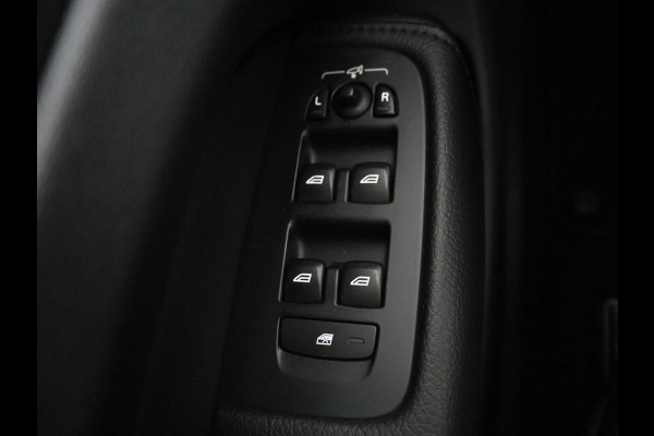 Volvo XC60 2.0 T5 Momentum | Trekhaak | Navigatie | Stoelverwarming | LED |