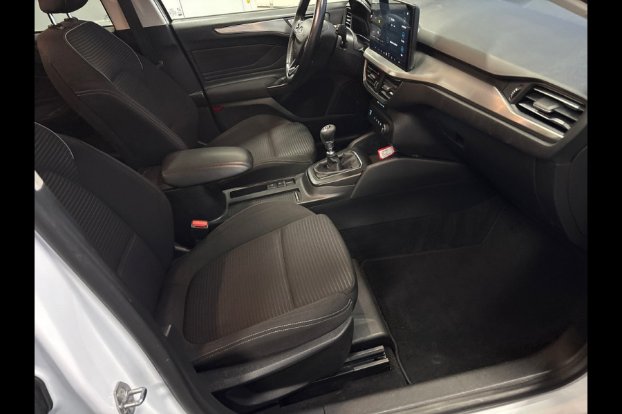 Ford FOCUS Wagon 1.0 EcoBoost Hybrid Titanium Navi | Clima | Cruise | PDC | Trekhaak
