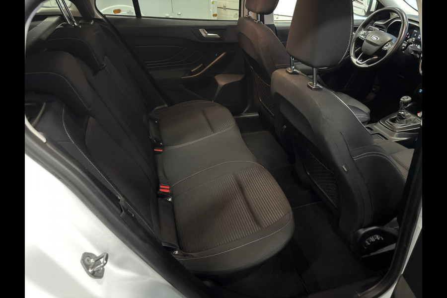 Ford FOCUS Wagon 1.0 EcoBoost Hybrid Titanium Navi | Clima | Cruise | PDC | Trekhaak