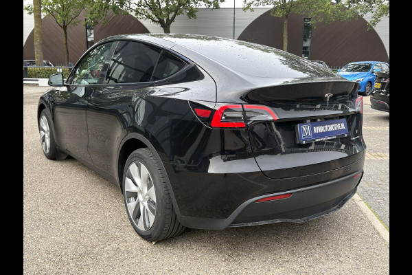 Tesla Model Y Long Range AWD 75 kWh VAN:40.900,- VOOR:37.440,- UW HERFSTVOORDEEL:3.460,- | SOH 94% | RIJKLAAR GELEVERD | AFNEEMBARE TREKHAAK |TESLA FABRIEKSGARANTIE TOT 06-2027 OF 80.000 KM | TESLA GARANTIE ACCU + AANDRIJFLIJN T/M 06-2031 OF 192.000 KM