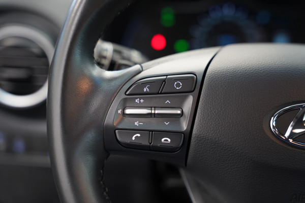 Hyundai Kona EV Comfort 64 kWh 3-Fase Warmtepomp Two-Tone Adaptive-Cruise Navigatie