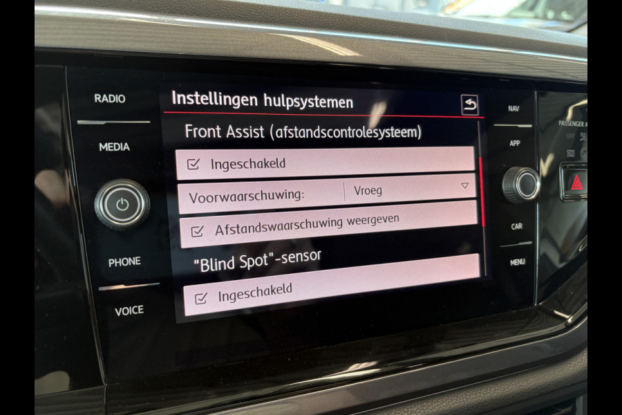 Volkswagen Polo 2.0 TSi 200pk GTi DSG 5-drs. SCHUIFDAK/BEATS/KEYLESS/CAMERA/DODEHOEK/1E EIGENAAR!