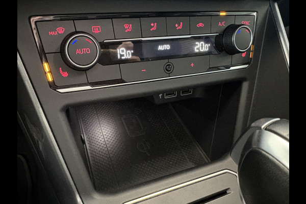 Volkswagen Polo 2.0 TSi 200pk GTi DSG 5-drs. SCHUIFDAK/BEATS/KEYLESS/CAMERA/DODEHOEK/1E EIGENAAR!
