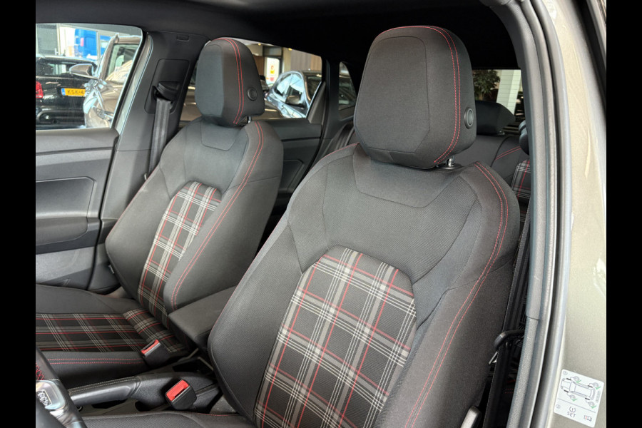 Volkswagen Polo 2.0 TSi 200pk GTi DSG 5-drs. SCHUIFDAK/BEATS/KEYLESS/CAMERA/DODEHOEK/1E EIGENAAR!
