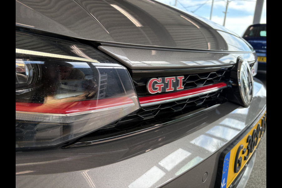 Volkswagen Polo 2.0 TSi 200pk GTi DSG 5-drs. SCHUIFDAK/BEATS/KEYLESS/CAMERA/DODEHOEK/1E EIGENAAR!