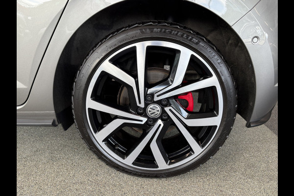 Volkswagen Polo 2.0 TSi 200pk GTi DSG 5-drs. SCHUIFDAK/BEATS/KEYLESS/CAMERA/DODEHOEK/1E EIGENAAR!