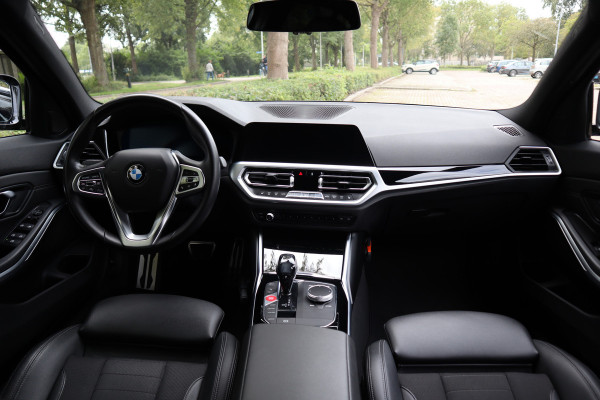 BMW 3-serie 320i Executive Edition | Lederen bekleding | ACC | Carplay |