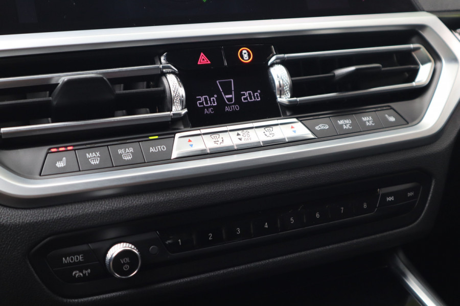 BMW 3-serie 320i Executive Edition | Lederen bekleding | ACC | Carplay |
