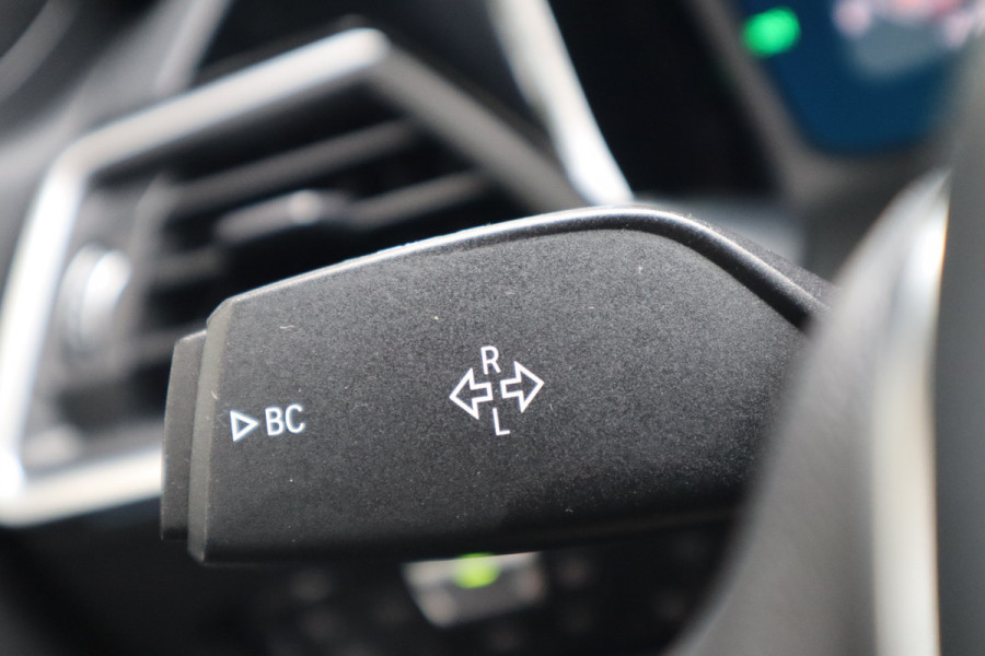 BMW 3-serie 320i Executive Edition | Lederen bekleding | ACC | Carplay |