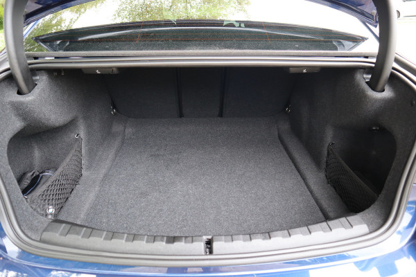 BMW 3-serie 320i Executive Edition | Lederen bekleding | ACC | Carplay |