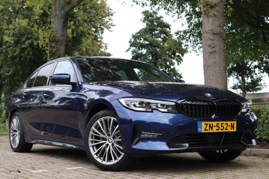 BMW 3-serie 320i Executive Edition | Lederen bekleding | ACC | Carplay |