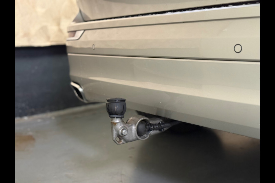 Volvo XC60 2.0 Recharge T6 AWD Business Pro | Pano | Carplay | Trekhaak | Camera | Stuur/Stoelverwarming