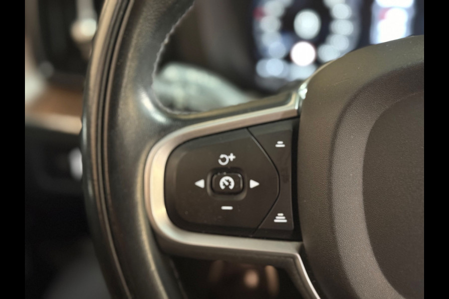 Volvo XC60 2.0 Recharge T6 AWD Business Pro | Pano | Carplay | Trekhaak | Camera | Stuur/Stoelverwarming