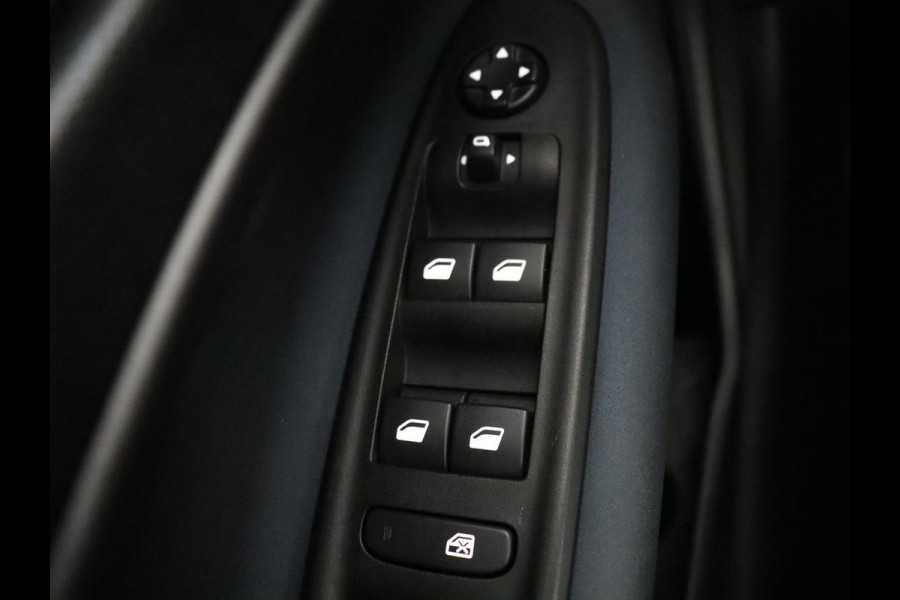 Alfa Romeo junior 1.2 Turbo Hybrid Ibrida | LED | Parkeerhulp | Apple Carplay |
