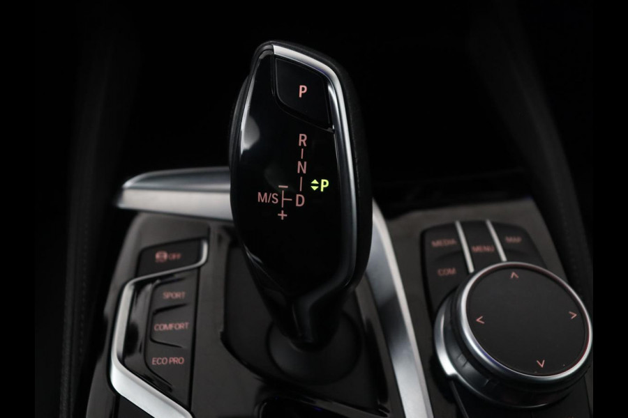 BMW 5 Serie Touring 530i High Executive Edition | M-Pakket | Soelverwarming/ventilatie | Trekhaak | Pano.Dak | Apple Carplay |