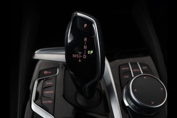 BMW 5 Serie Touring 530i High Executive Edition | M-Pakket | Soelverwarming/ventilatie | Trekhaak | Pano.Dak | Apple Carplay |