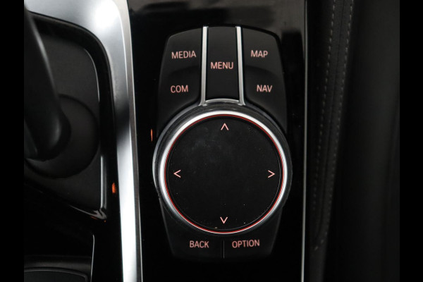 BMW 5 Serie Touring 530i High Executive Edition | M-Pakket | Soelverwarming/ventilatie | Trekhaak | Pano.Dak | Apple Carplay |