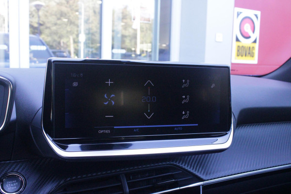 Peugeot 2008 1.2 130PK ALLURE PACK | TREKHAAK AFNEEMBAAR | NAVIGATIE 10" TOUCHSCREEN | APPLE CARPLAY/ANDROID AUTO | ACHTERUITRIJ CAMERA | 3-D INSTRUMENTENPANEEL | CLIMATE CONTROL | CRUISE CONTROL | KEYLESS ENTRY / START | 17" LICHTMETALEN VELGEN |