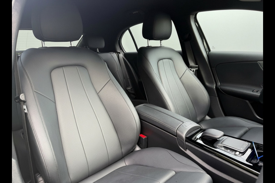 Mercedes-Benz A-Klasse 250 e Business Solution Luxury Limited, leder, sfeerverlichting, trekhaak,1 e eigenaar, NL auto met nap