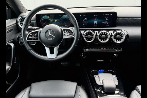 Mercedes-Benz A-Klasse 250 e Business Solution Luxury Limited, leder, sfeerverlichting, trekhaak,1 e eigenaar, NL auto met nap