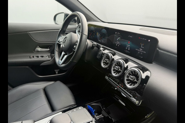 Mercedes-Benz A-Klasse 250 e Business Solution Luxury Limited, leder, sfeerverlichting, trekhaak,1 e eigenaar, NL auto met nap