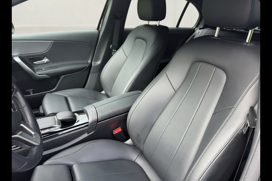 Mercedes-Benz A-Klasse 250 e Business Solution Luxury Limited, leder, sfeerverlichting, trekhaak,1 e eigenaar, NL auto met nap