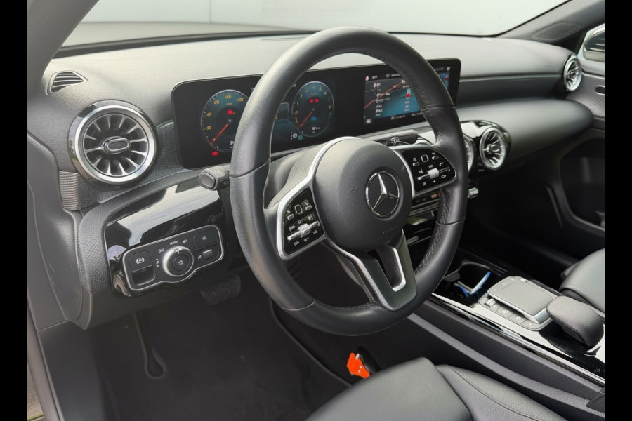 Mercedes-Benz A-Klasse 250 e Business Solution Luxury Limited, leder, sfeerverlichting, trekhaak,1 e eigenaar, NL auto met nap