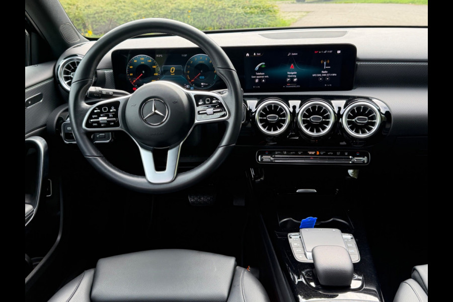 Mercedes-Benz A-Klasse 250 e Business Solution Luxury Limited, leder, sfeerverlichting, trekhaak,1 e eigenaar, NL auto met nap