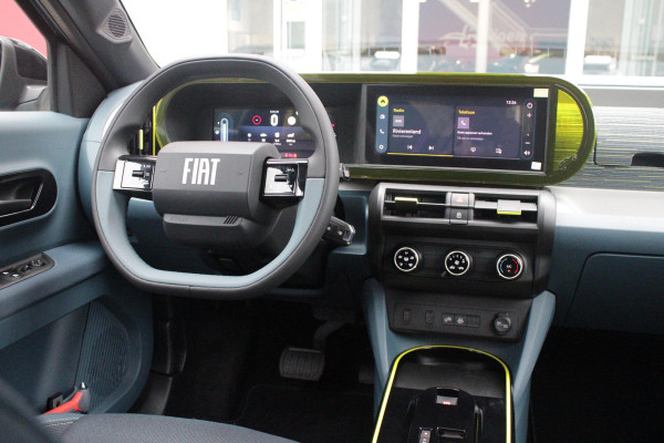 Fiat Grande Panda 1.2 Hybrid 110PK AUTOMAAT ICON | PACK STYLE: 16" LICHTMETALEN VELGEN HOOGGLANS ZWART, DAKRAILS ZWART, EXTRA GETINTE ACHTERRUITEN, IN HOOGTE VERSTELBARE PASSAGIERSSTOEL, MIDDENARMSTEUN, STYLE VOOR EN ACHTERBUMPER, STYLE DASHBOARD) | CRUISE CONTROL | DAB+ RADIO | APPLE CARPLAY/ANDROID AUTO |