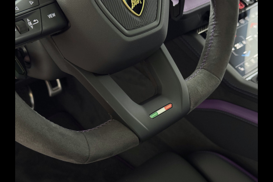 Lamborghini Urus 4.0 V8 SE 800 PK ALLE OPTIES/CARBON /AD PERSONAM/ VIOLA MITHRAS/ PANO / MASSAGE phev . Viola Mithras