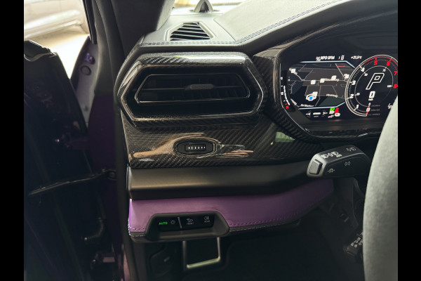 Lamborghini Urus 4.0 V8 SE 800 PK ALLE OPTIES/CARBON /AD PERSONAM/ VIOLA MITHRAS/ PANO / MASSAGE phev . Viola Mithras