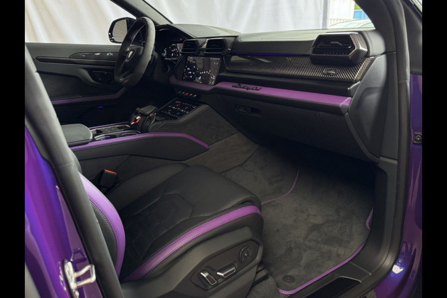 Lamborghini Urus 4.0 V8 SE 800 PK ALLE OPTIES/CARBON /AD PERSONAM/ VIOLA MITHRAS/ PANO / MASSAGE phev . Viola Mithras