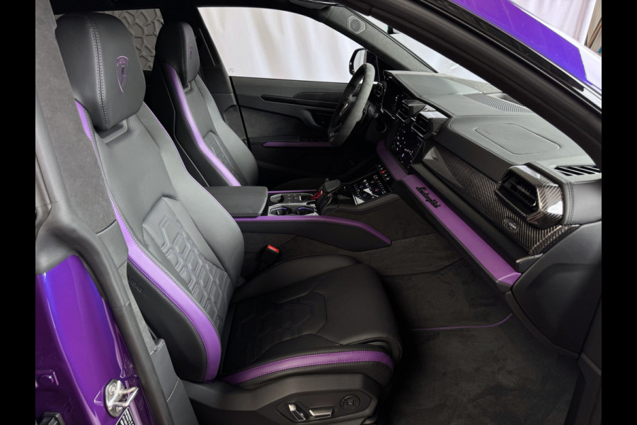 Lamborghini Urus 4.0 V8 SE 800 PK ALLE OPTIES/CARBON /AD PERSONAM/ VIOLA MITHRAS/ PANO / MASSAGE phev . Viola Mithras
