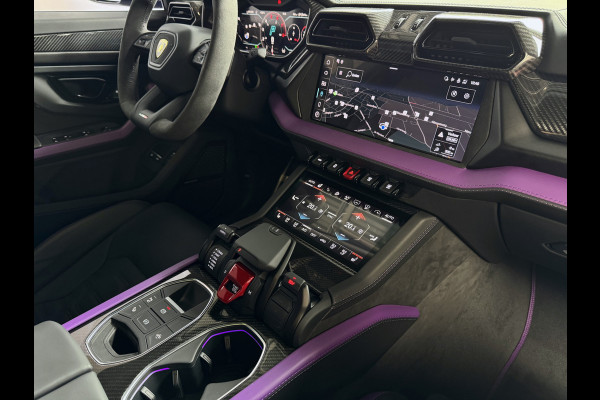 Lamborghini Urus 4.0 V8 SE 800 PK ALLE OPTIES/CARBON /AD PERSONAM/ VIOLA MITHRAS/ PANO / MASSAGE phev . Viola Mithras