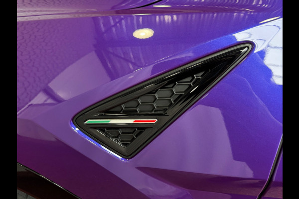 Lamborghini Urus 4.0 V8 SE 800 PK ALLE OPTIES/CARBON /AD PERSONAM/ VIOLA MITHRAS/ PANO / MASSAGE phev . Viola Mithras