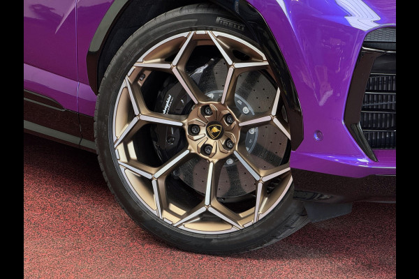 Lamborghini Urus 4.0 V8 SE 800 PK ALLE OPTIES/CARBON /AD PERSONAM/ VIOLA MITHRAS/ PANO / MASSAGE phev . Viola Mithras